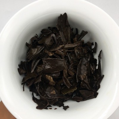 福鼎白茶贡眉老白茶饼高山日晒枣香磻溪白茶茶叶饼出厂批发图3