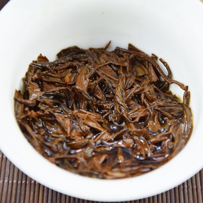 铁罐装茶叶青城红茶汤色红亮4g小袋装60g一罐图6