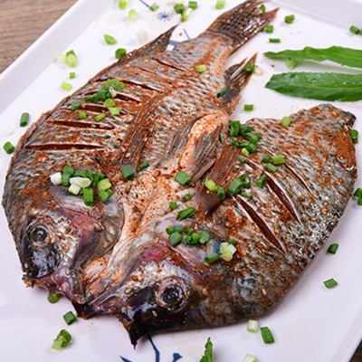 云南香辣罗非鱼厂家 烧烤小吃腌制水产品 真空包装腌鱼400g-420g