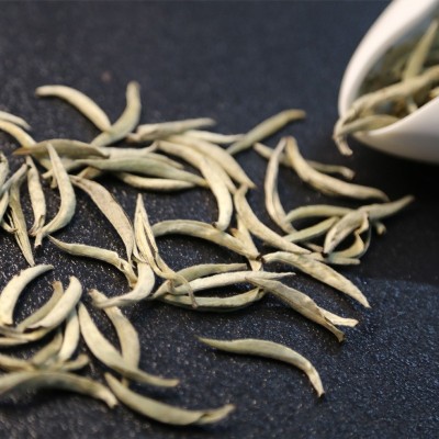 2024年云南景谷白茶秧塔核心茶区百毫银针全芽头特级茶叶批发图4