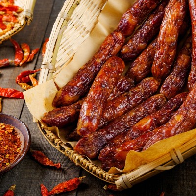 厂家批发今荣四川麻辣腊肠 真空包装川味荔枝木熏三七肥瘦腊肉肠图4