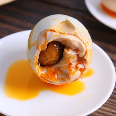 鸭中宝海鸭蛋70克烤咸蛋熟广西北海红树林流油蛋黄现货咸鸭蛋批发图3