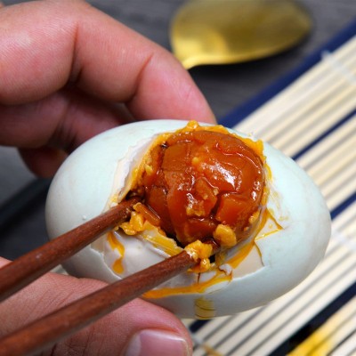 源头厂家北部湾红树林烤海鸭蛋流油咸鸭蛋80g批发咸蛋整箱特产图3