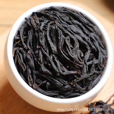 武夷山正山小种红茶一件代发红茶送手提袋两条300克直播网红带货图4