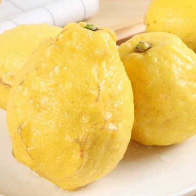 新鲜正宗安岳产地柠檬中果皮薄多汁现摘现发三级瑕疵果黄柠檬批发图3