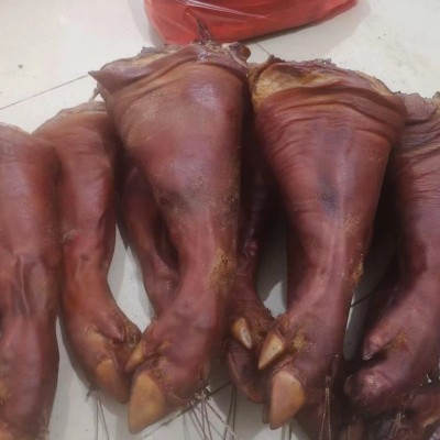 四川腊肉腊猪脚 农家自制腊猪蹄烟熏特产火腿熏肉厂家现货图2