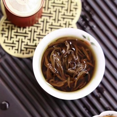 现货批发云南滇红茶2024年头春凤庆滇红密香金螺500g散装金螺红茶图3