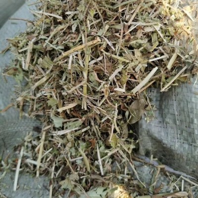 花生秧 打碎草段草粉细粉 枯黄干度好 明杰牧业供应图2