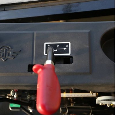 五征4YZP-4玉米收获机图3