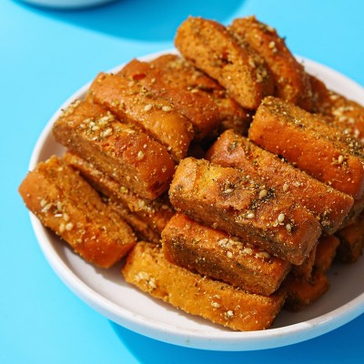 疆小馕香辣孜然馕锅巴新疆特产炒馕网红零食爆炒馕烤馕手工囊饼图4