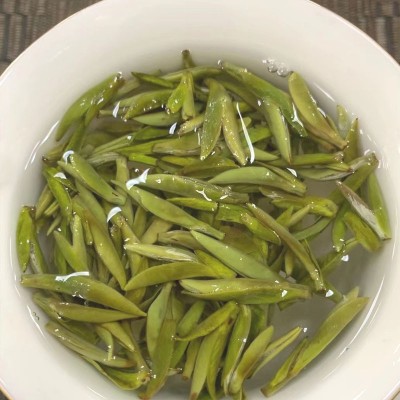 2025年福鼎的白茶 白毫银针白茶散装 米芽 银针茶叶批发礼盒装包邮图3