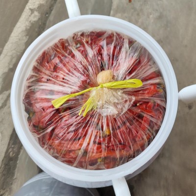 重庆泡二荆条大白桶装泡菜批发图4