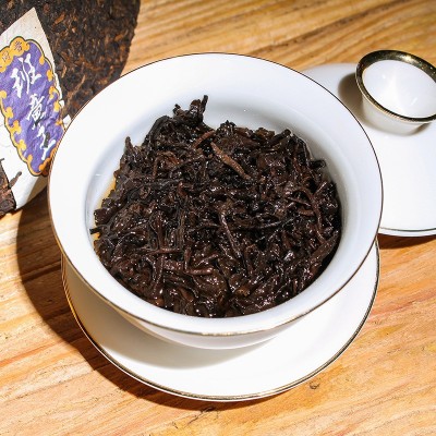 云南普洱茶熟茶饼茶老班章熟茶饼357克班章王熟普厂家批发熟茶饼图4