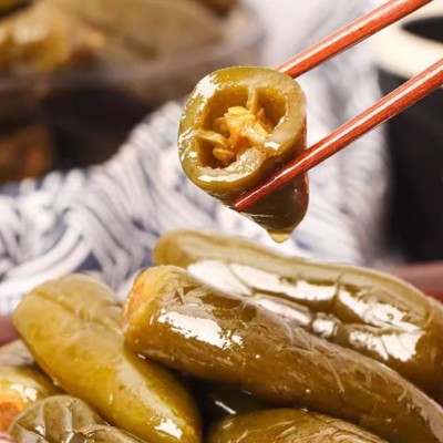 爆辣油焖港椒咸菜腌青辣椒香辣酱油开胃菜泡椒肉椒下饭菜巨辣东北图5